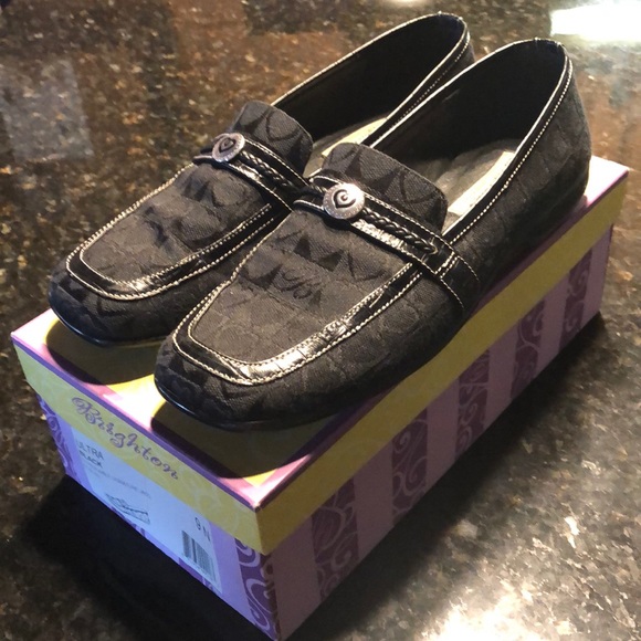 Brighton Jacquard Loafers ๐ - Picture 1 of 4